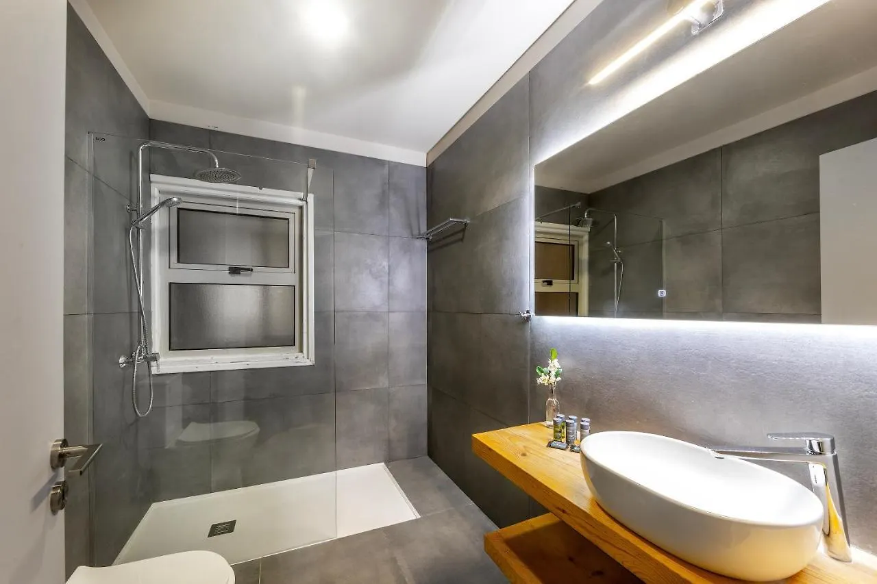 Mackenzie Beachfront Eftyhia Suite Larnaca