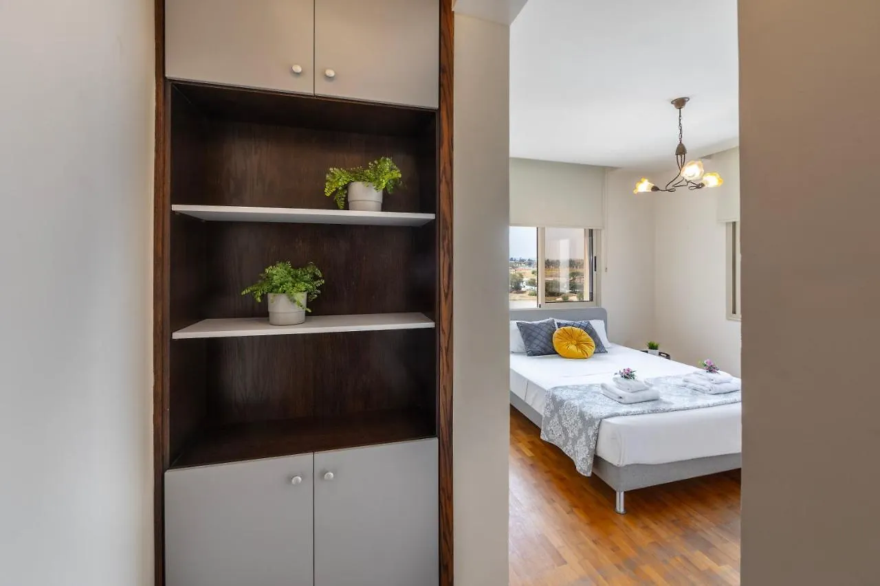 Mackenzie Beachfront Eftyhia Suite Larnaca Apartment