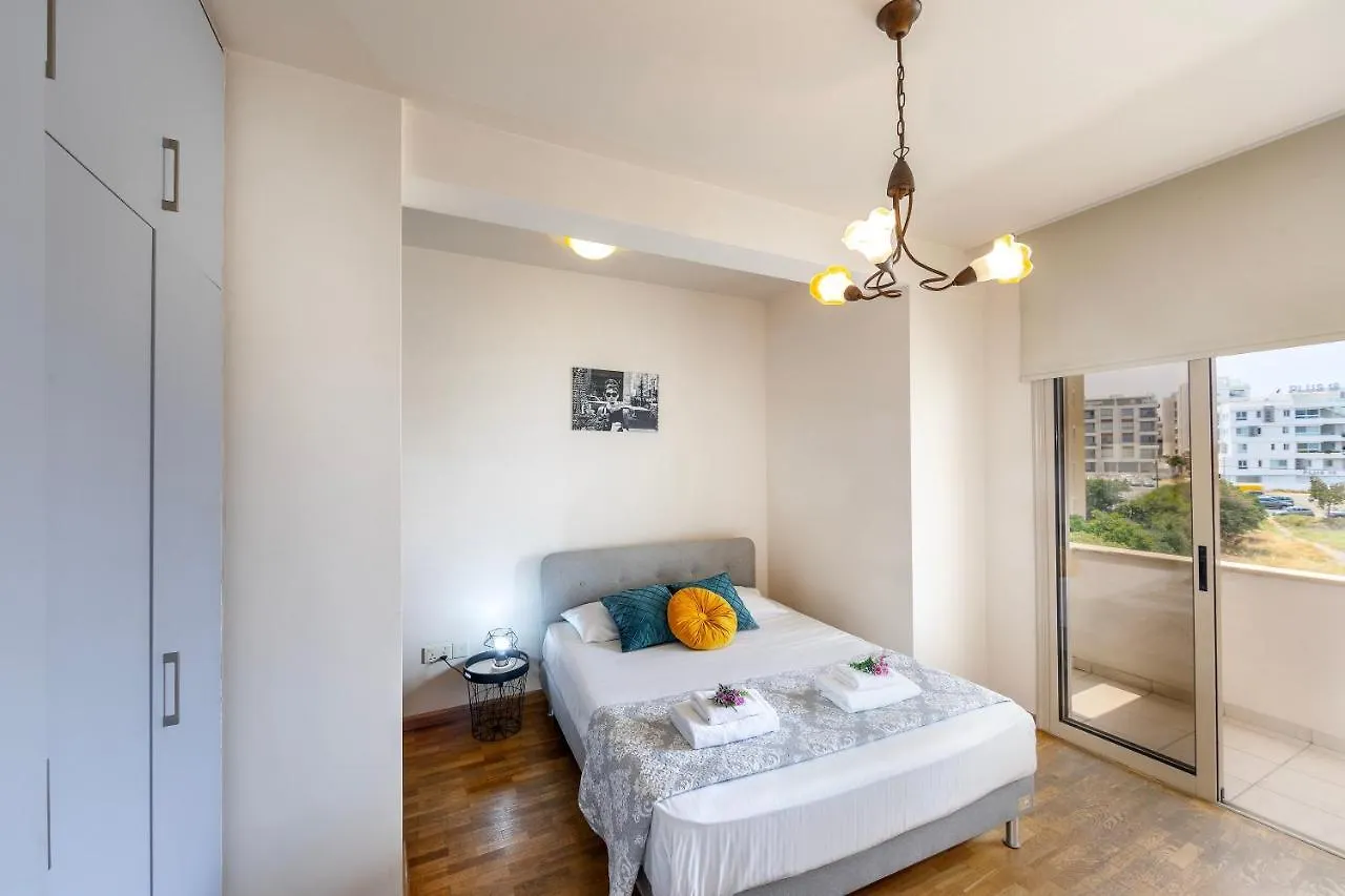 Mackenzie Beachfront Eftyhia Suite Larnaca 0*,  Cyprus